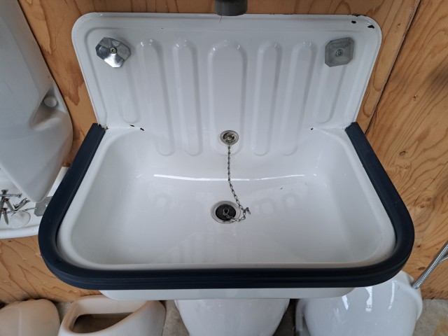 Alternative view of Uitstortgootsteen