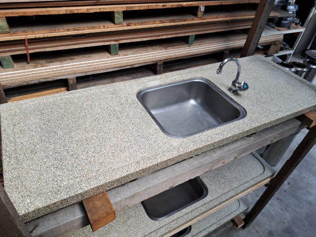 Terrazzo aanrechtblad (±55x154,5 cm)