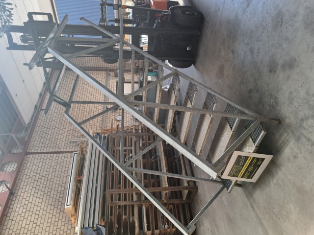 Gegalvaniseerde trap (128x167 cm) nr.2