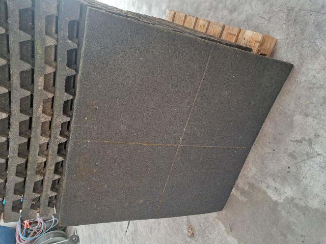 Alternative view of Rubbertegels 97,5x97,5x7 cm