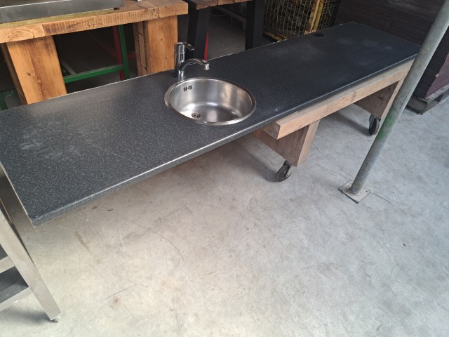 Aanrechtblad met spoelbak (60x249,5/252,5 cm)